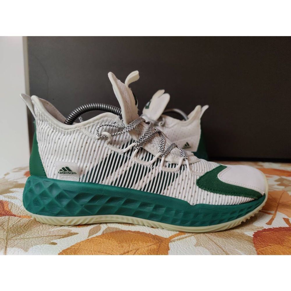 Adidas Pro Boost low Men's Basketball Shoes Size 7.5